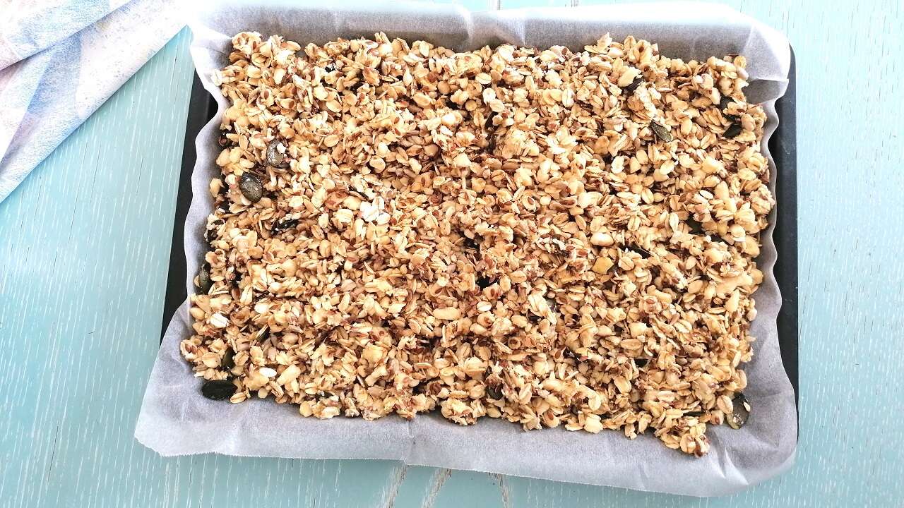 Granola alle mandorle fatta in casa: ricetta proteica 2