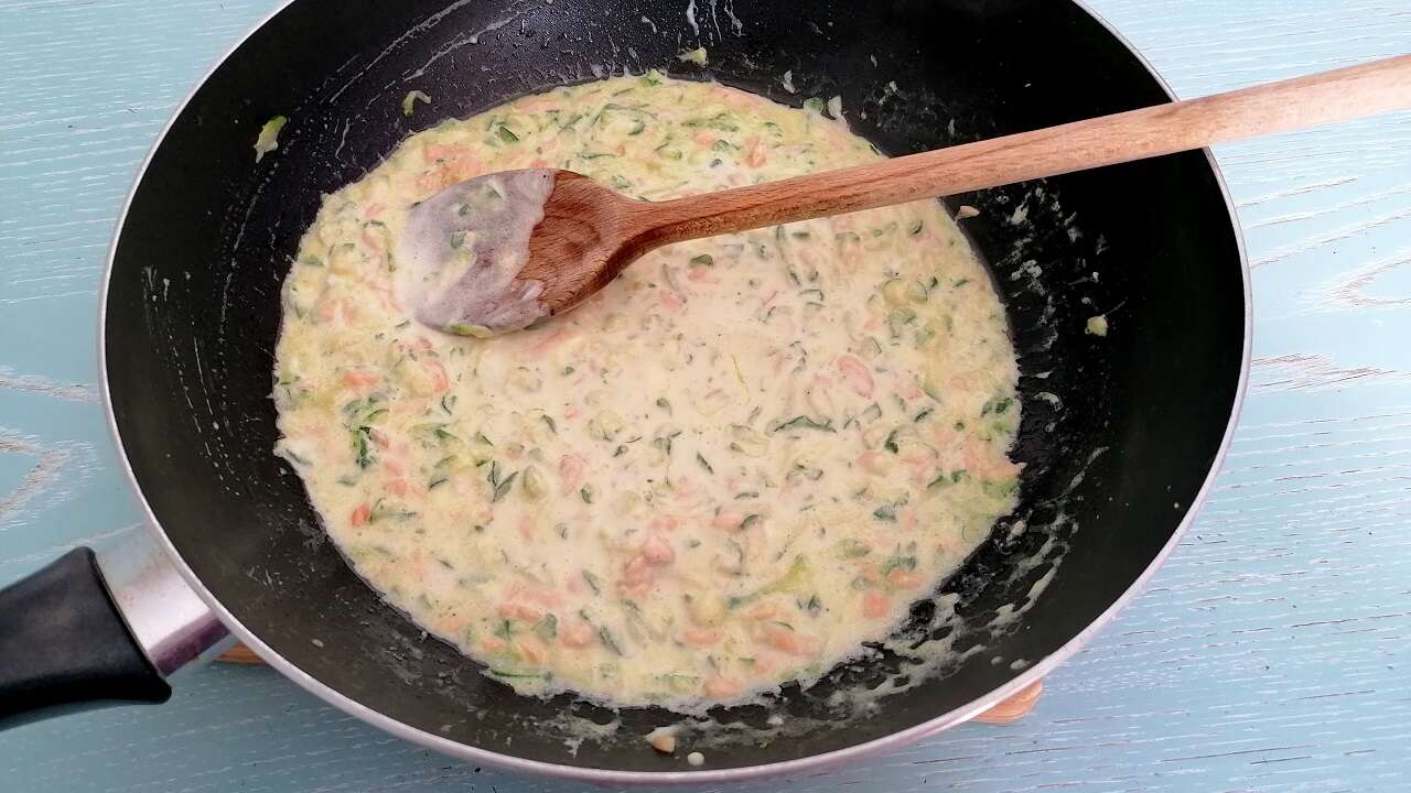 Pasta con salmone, zucchine e philadelphia 2