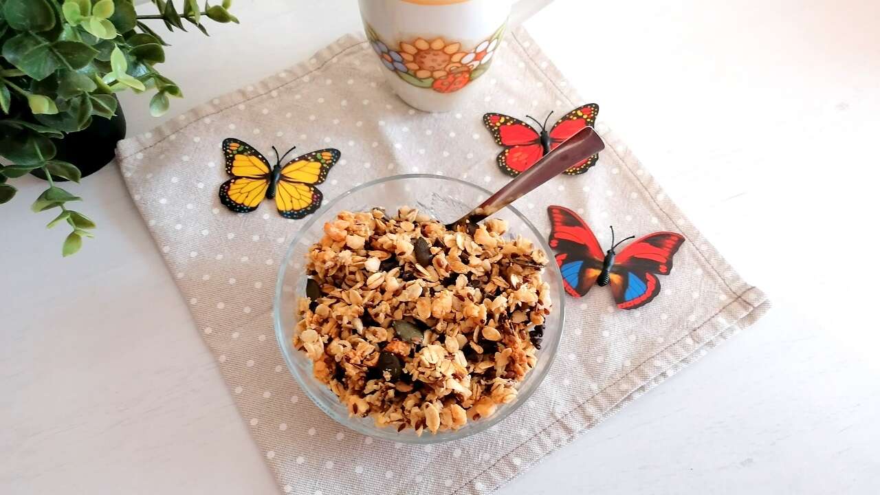 Granola alle mandorle fatta in casa: ricetta proteica 4