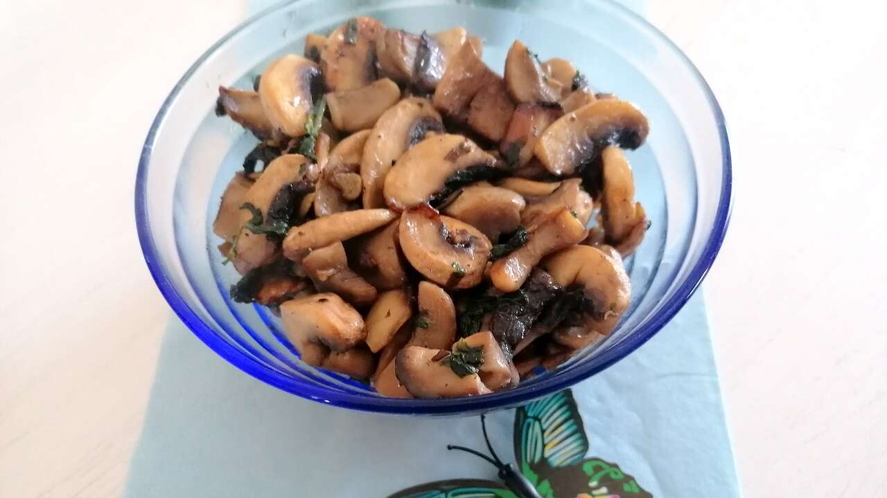 Funghi champignon trifolati: veloci e tanto saporiti 4