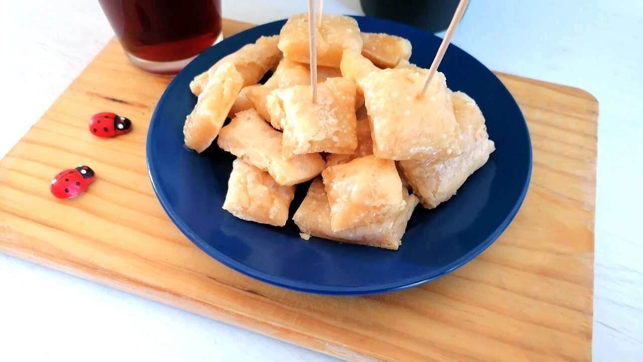 Bucce di parmigiano? Ricicliamole e facciamo l’aperitivo! 4