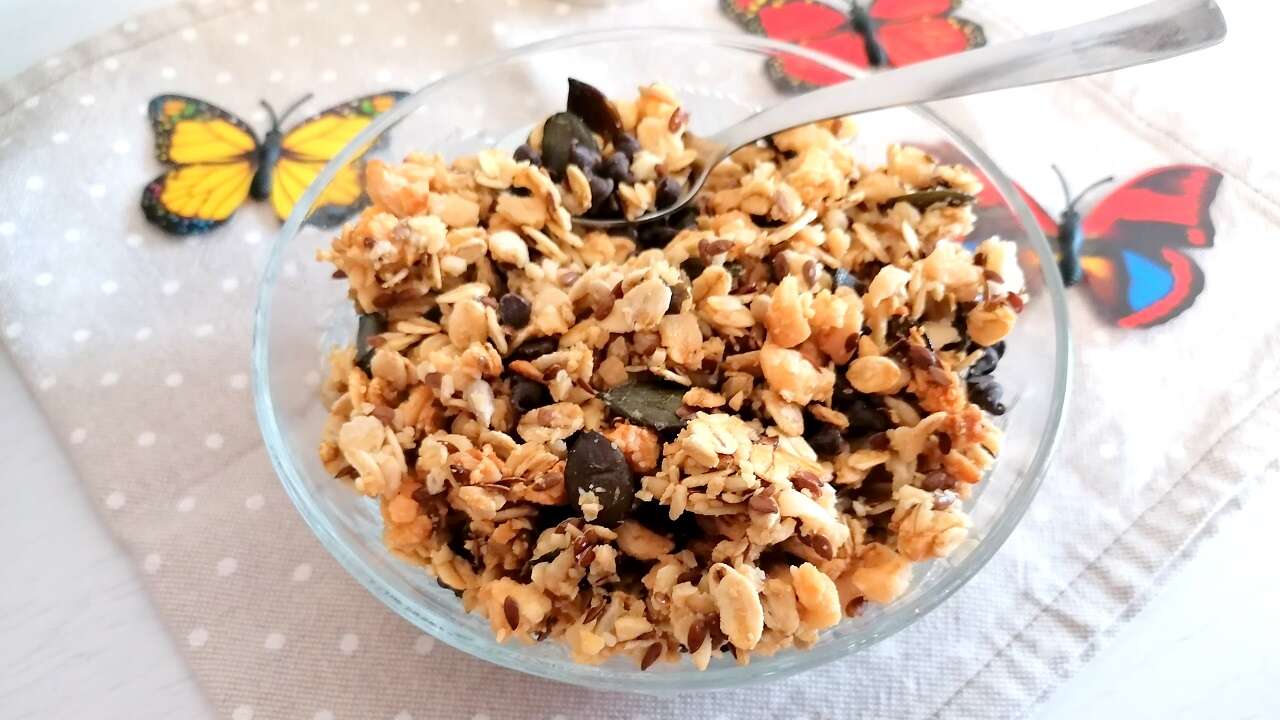 Granola alle mandorle fatta in casa: ricetta proteica 5