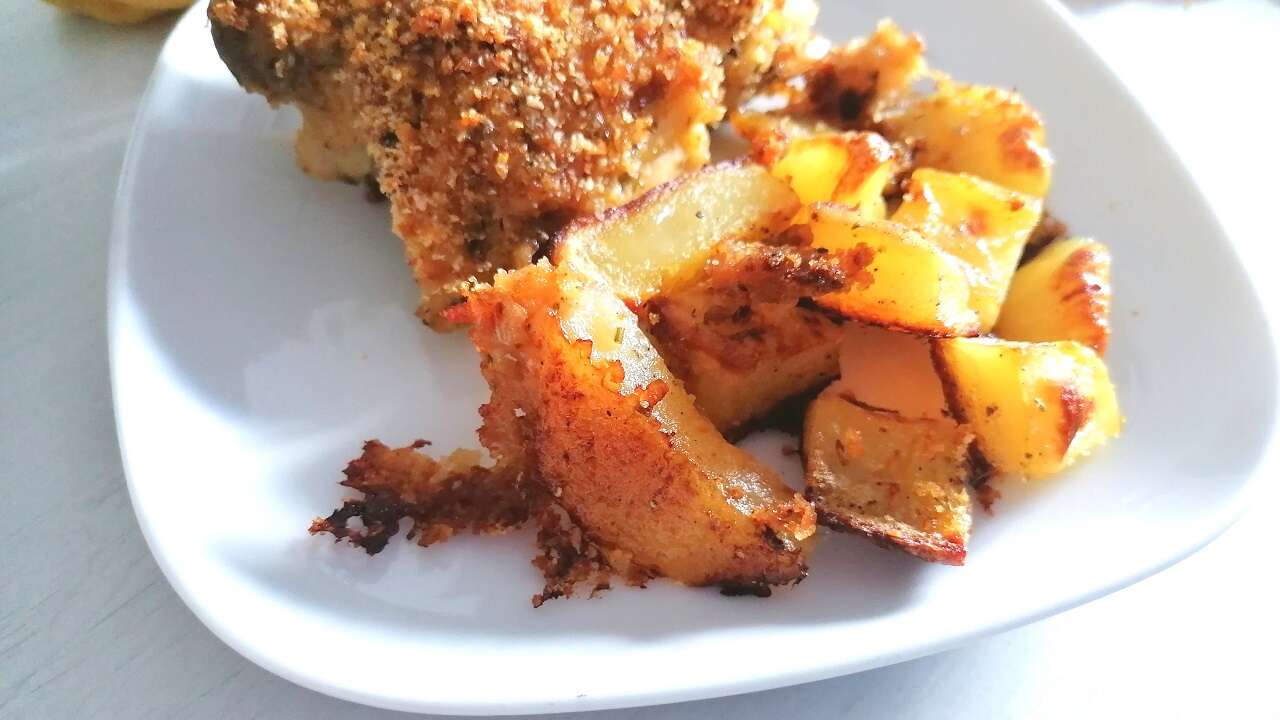 Pollo impanato al forno con patate, gustoso e facile 5