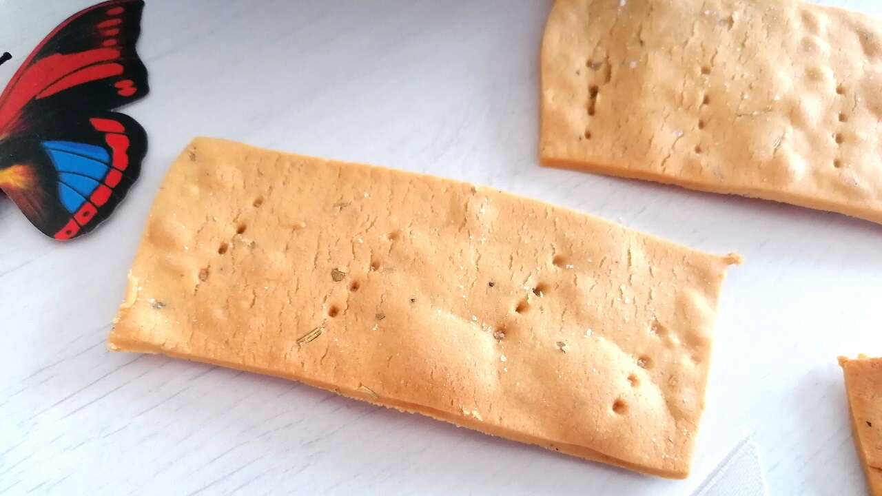 Crackers di ceci, vegani e senza glutine: ricetta veloce Bimby e tradizionale 6