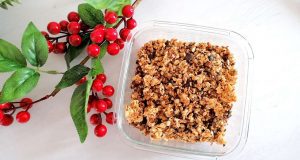 Granola alle nocciole fatta in casa Granola alle nocciole fatta in casa