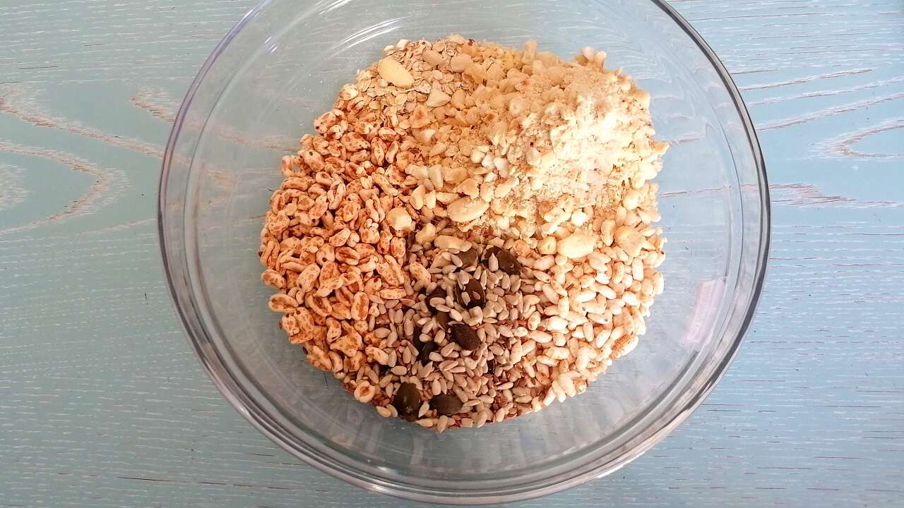 Muesli per la colazione, con cereali soffiati 1