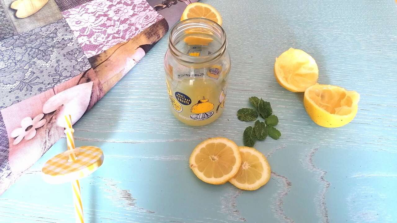 Limonata alla menta fatta in casa 1