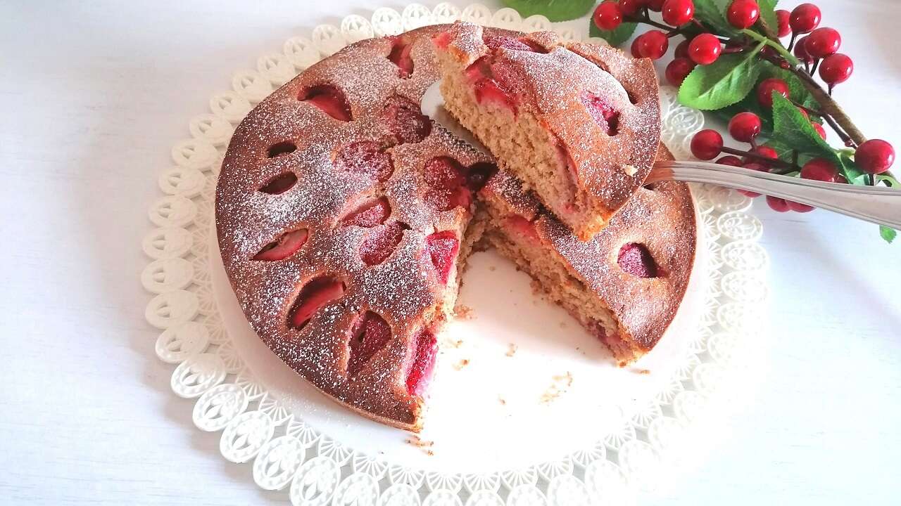 Banana Cake integrale con fragole Bimby 4