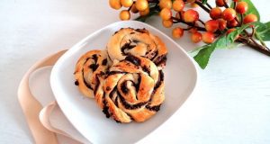 Chiocciole di sfoglia e cioccolato: golose e velocissime Chiocciole di sfoglia e cioccolato: golose e velocissime