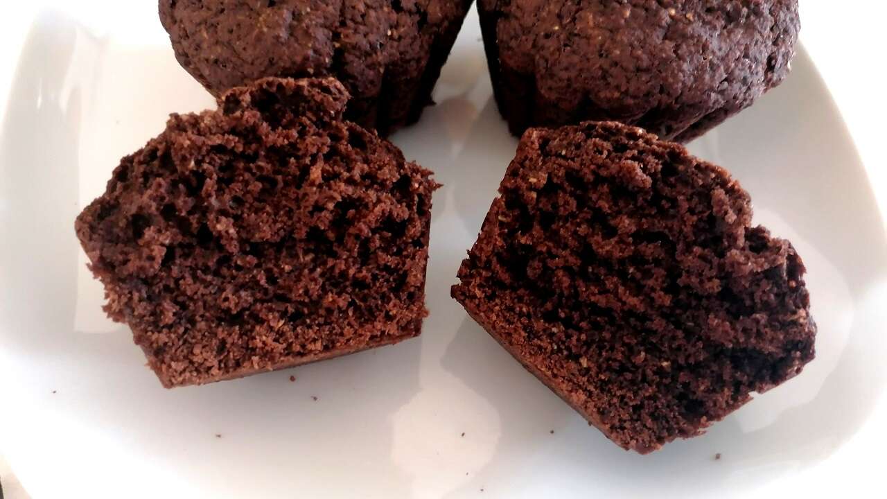Muffin al cacao integrali all’acqua: con e senza Bimby 5