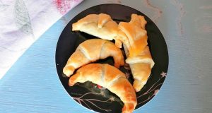 Cornetti di sfoglia veloci, come farli e idee per la farcitura Cornetti di sfoglia veloci, come farli e idee per la farcitura