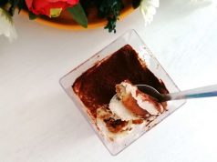 Tiramisù fit, con yogurt greco e fette biscottate