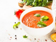 Gazpacho andaluso originale: la ricetta di Siviglia si prepara in 10 minuti e non va MAI in frigo prima di servirlo gazpacho