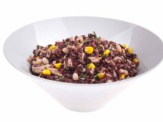 Insalata di riso venere fredda con verdure crude: sazia 6 ore e ha metà calorie del riso bianco insalata di riso venere