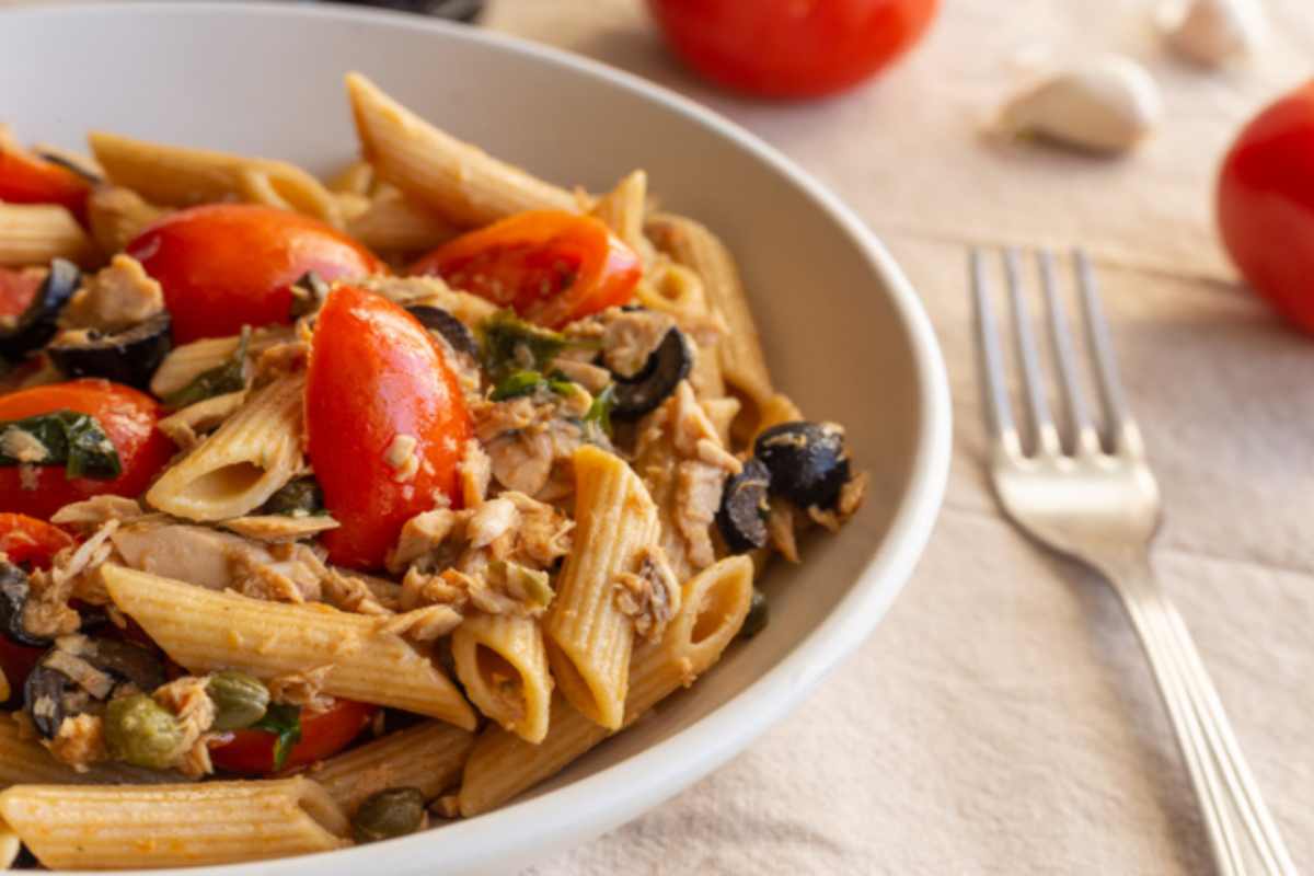 pasta fredda tonno olive capperi ricetta pasta fredda tonno olive capperi