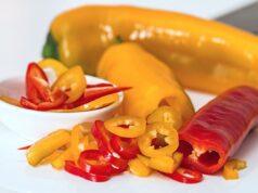 Peperoni in friggitrice ad aria in 12 minuti: sono più buoni che arrostiti al forno (e non puzza in casa per ore) peperoni