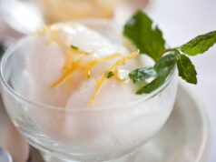 Sorbetto al limone siciliano senza zucchero: la ricetta con stevia che taglia l’80% delle calorie (senza perdere cremosità) sorbetto al limone