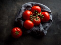 Il trucco dei contadini siciliani per conservare i pomodori maturi 20 giorni senza muffa (basta carta assorbente) pomodori freschi