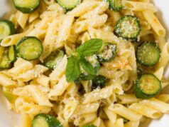 Pasta fredda con zucchine grigliate, menta e limone: la ricetta che non secca mai (nemmeno dopo 6 ore) pasta fredda zucchine menta limone
